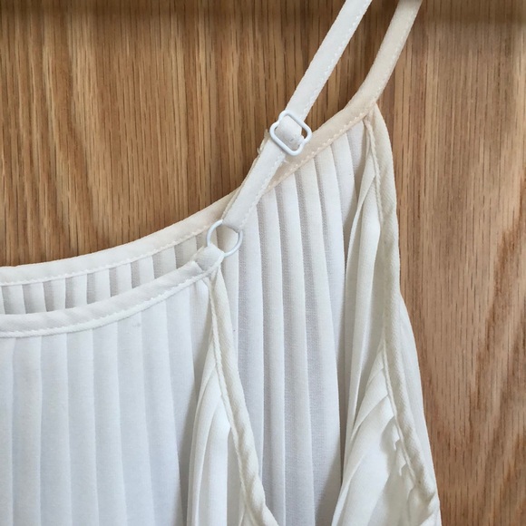 White and pink pleated tank top - Picture 5 of 6